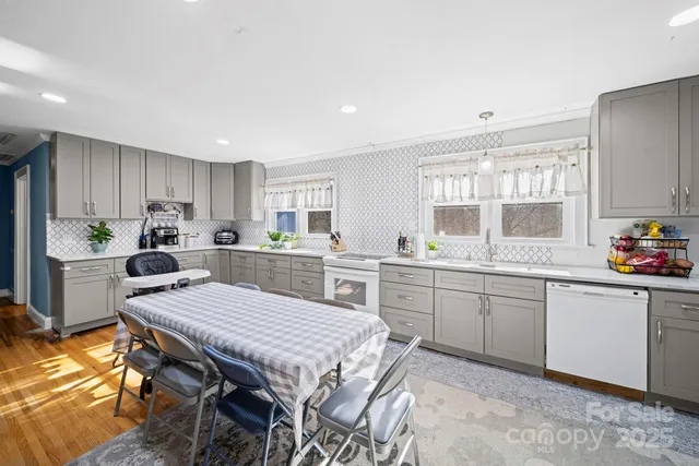 $299,999 | 7670 Highway 73, Mount Pleasant, NC 28124