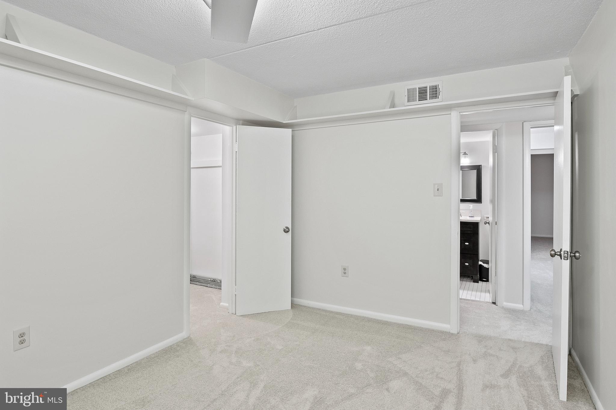 5232 West Running Brook Road, Unit 101 Columbia, MD 21044 - Photo 20 of 39 wooden floor in a room