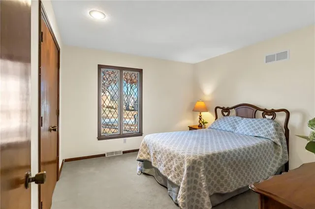 $375,000 | 1007 Wyckwood Drive, Liberty, MO 64068