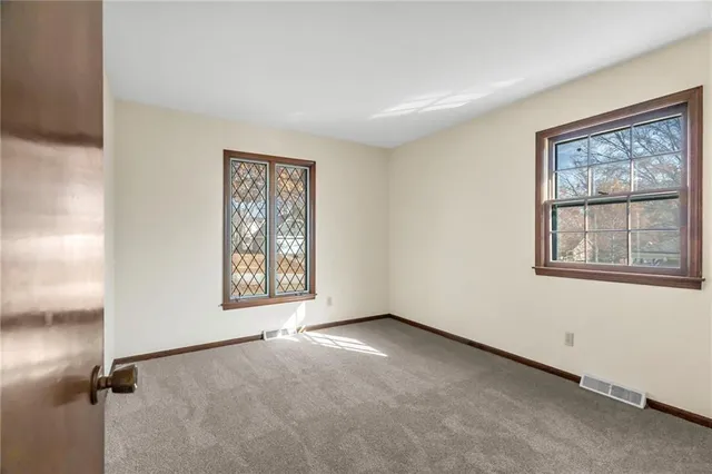 $375,000 | 1007 Wyckwood Drive, Liberty, MO 64068