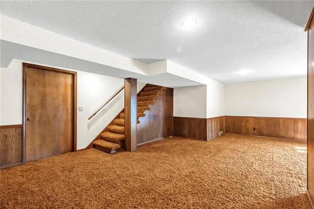 $375,000 | 1007 Wyckwood Drive, Liberty, MO 64068