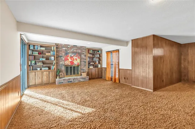 $375,000 | 1007 Wyckwood Drive, Liberty, MO 64068