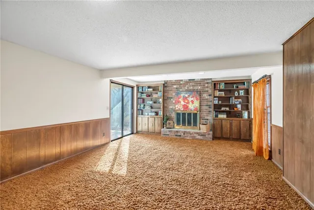 $375,000 | 1007 Wyckwood Drive, Liberty, MO 64068