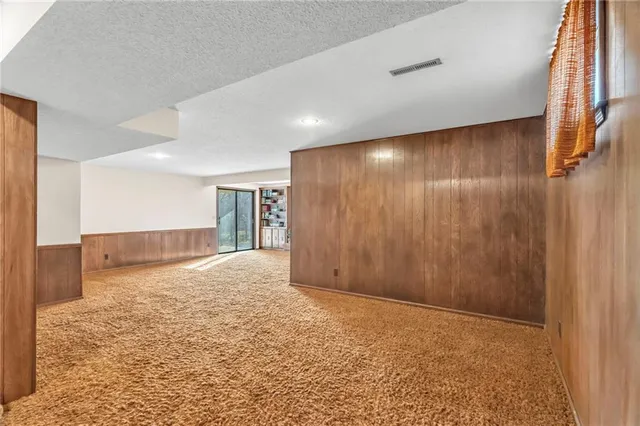 $375,000 | 1007 Wyckwood Drive, Liberty, MO 64068