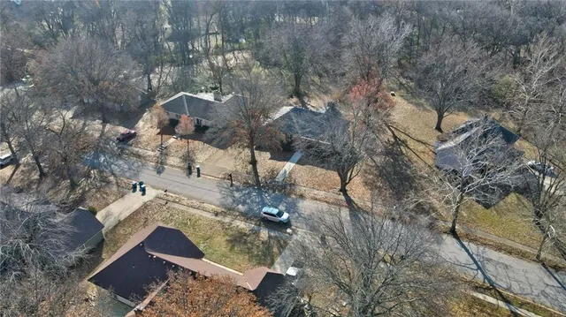 $375,000 | 1007 Wyckwood Drive, Liberty, MO 64068