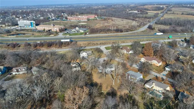 $375,000 | 1007 Wyckwood Drive, Liberty, MO 64068