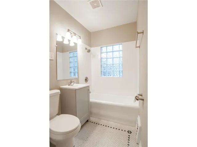 $2,399 | 3547 North Girard Avenue, Minneapolis, MN 55412