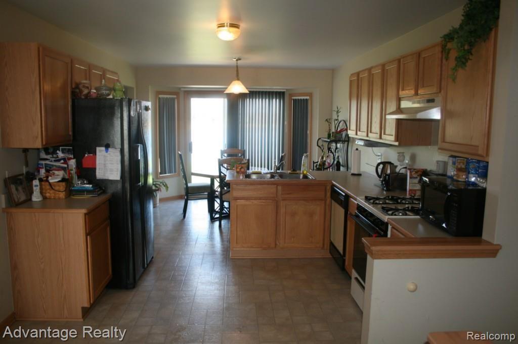 53183 Chesterfield Road New Baltimore, MI 48051 - Photo 11 of 22 IMG_2369.jpg