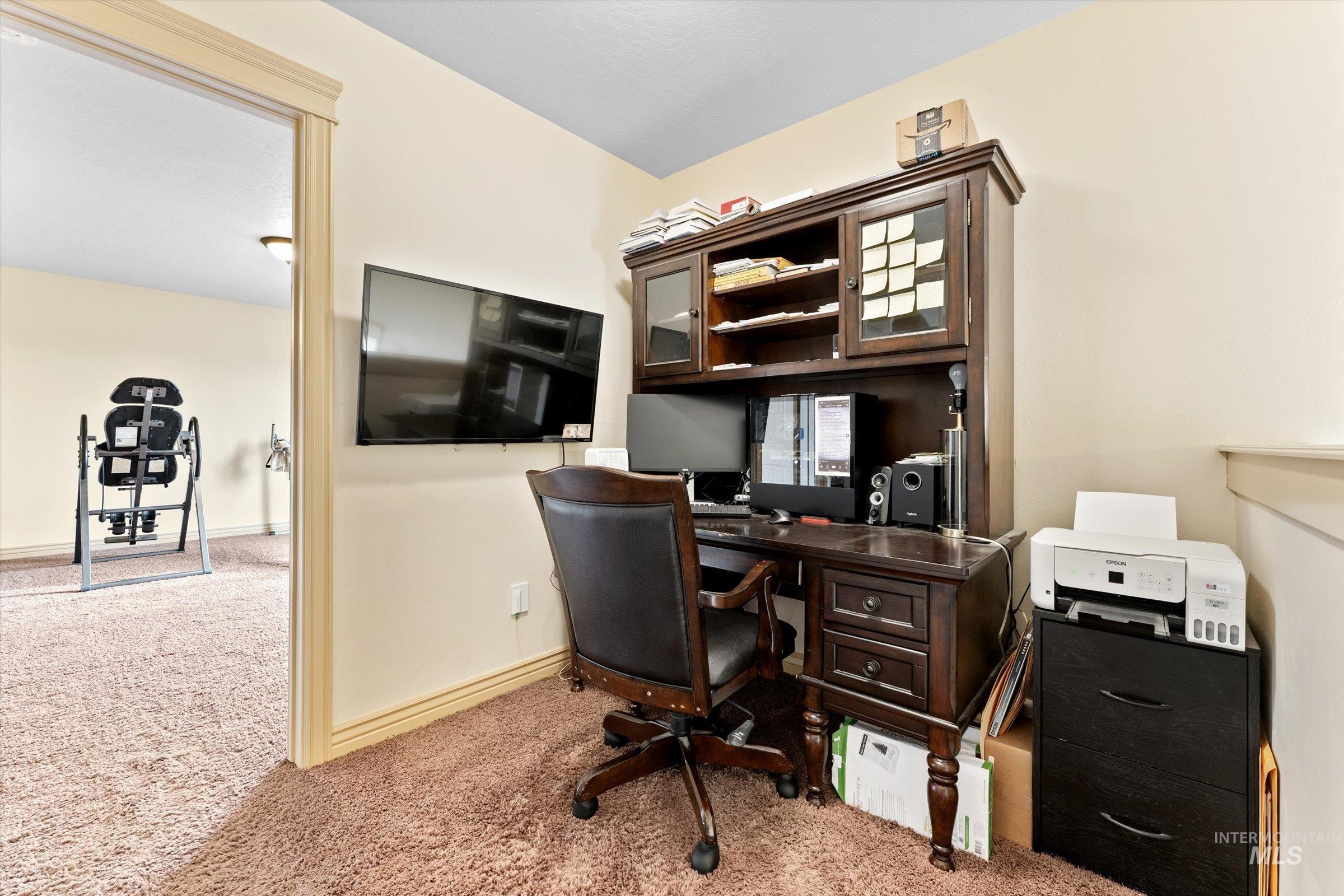 176 East Breinholt Street Meridian, ID 83646 - Photo 25 of 39 Office space with light carpet
