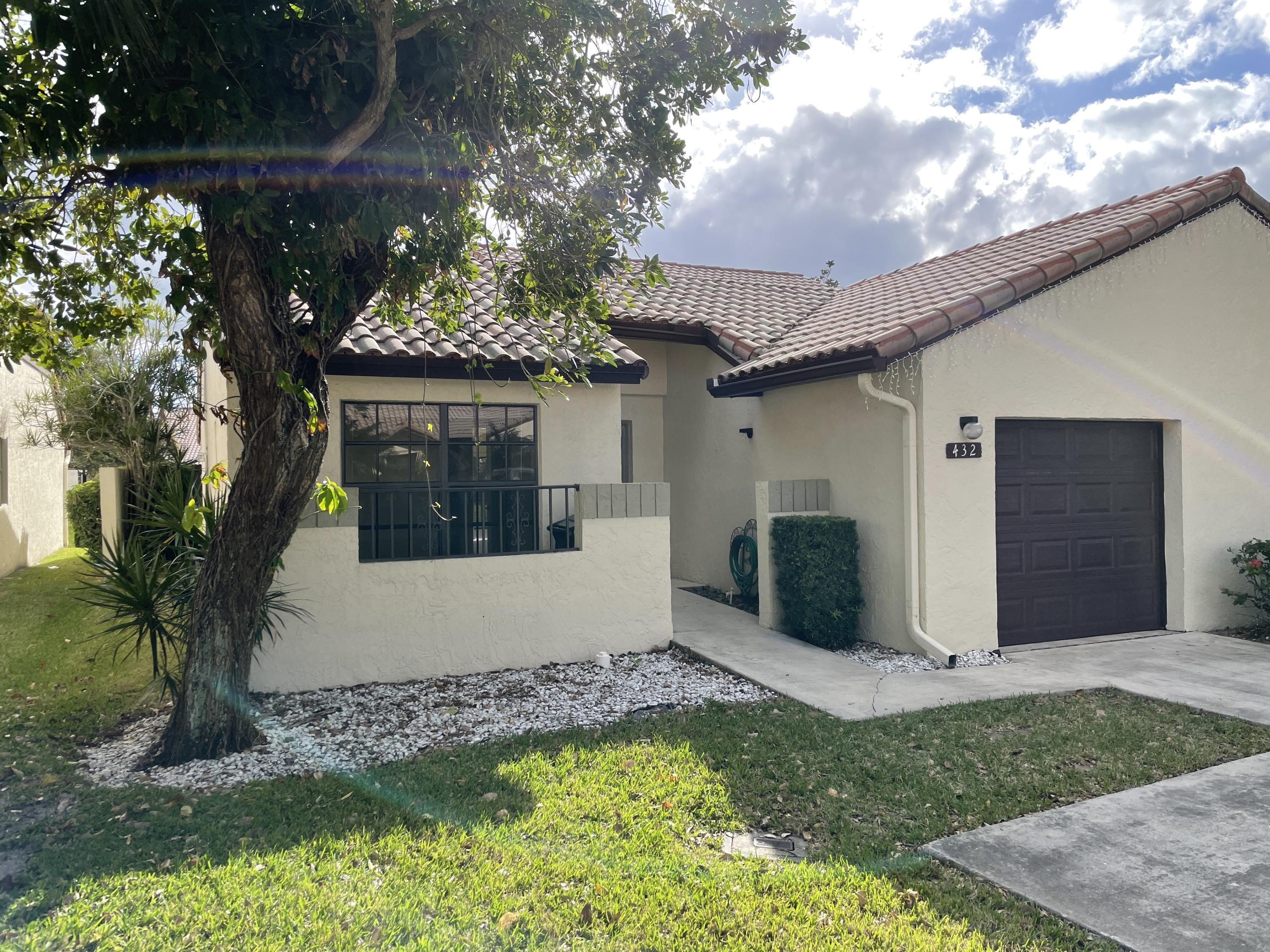 432 Ashwood Place Boca Raton, FL 33431 - Photo 3 of 61 IMG_3794