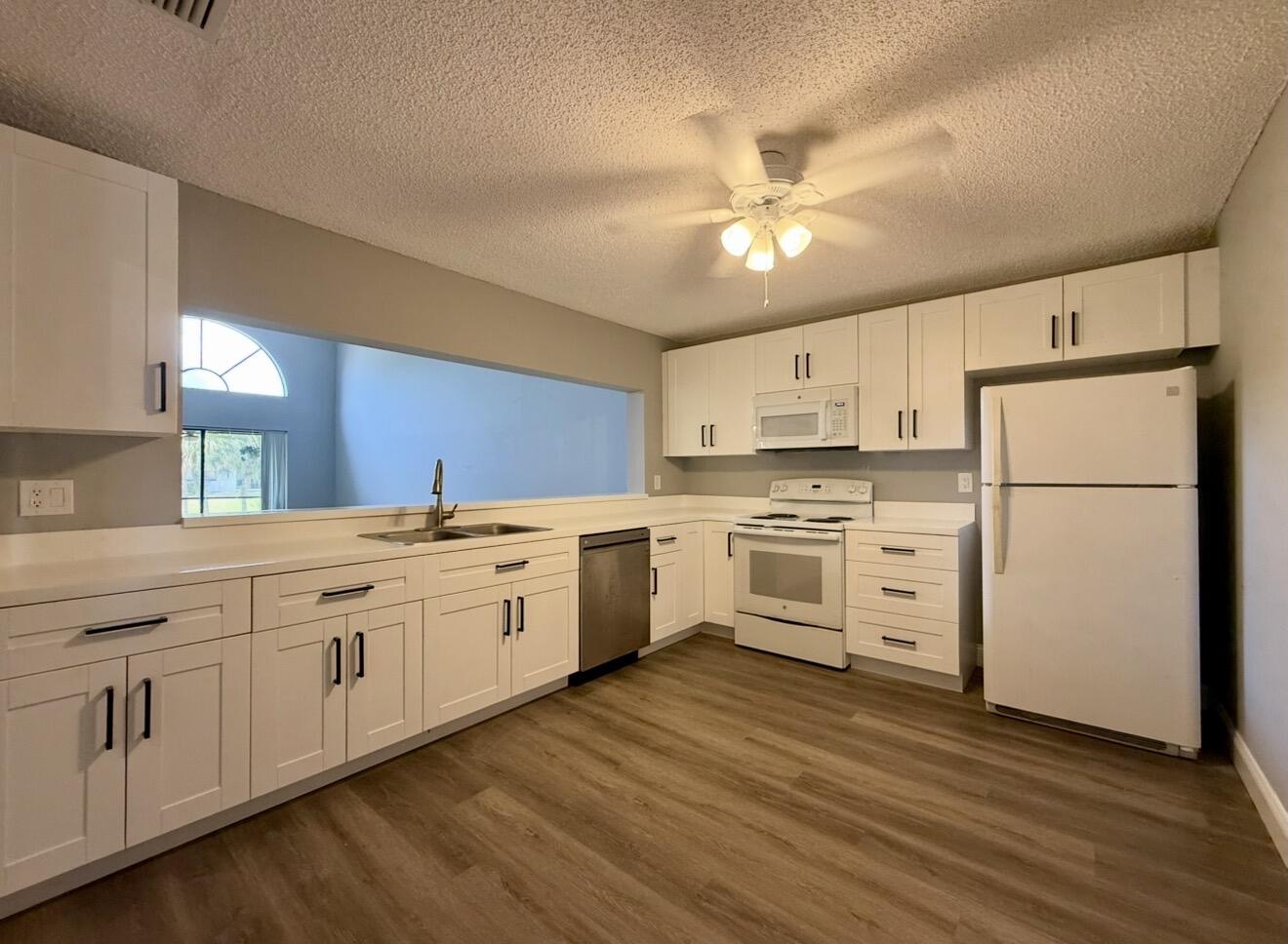 432 Ashwood Place Boca Raton, FL 33431 - Photo 8 of 61 IMG_5250