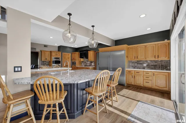 $669,000 | 2919 East 44th Court, Davenport, IA 52807