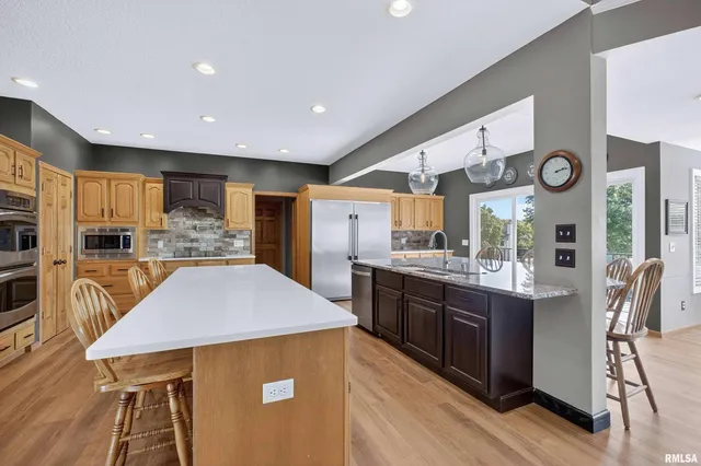 $669,000 | 2919 East 44th Court, Davenport, IA 52807