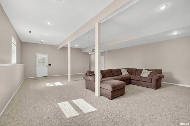 $669,000 | 2919 East 44th Court, Davenport, IA 52807