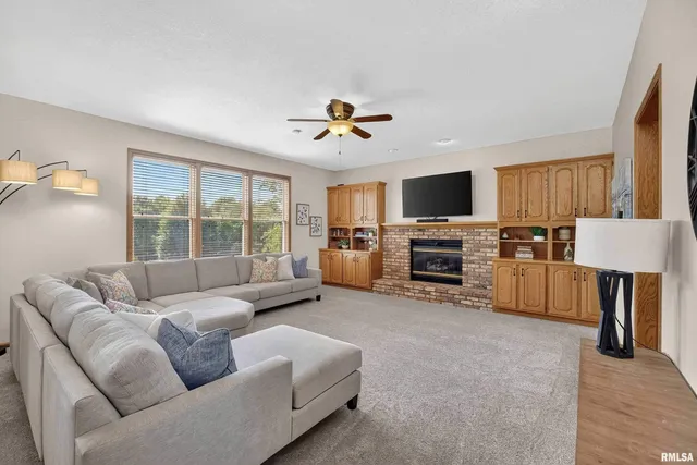 $669,000 | 2919 East 44th Court, Davenport, IA 52807