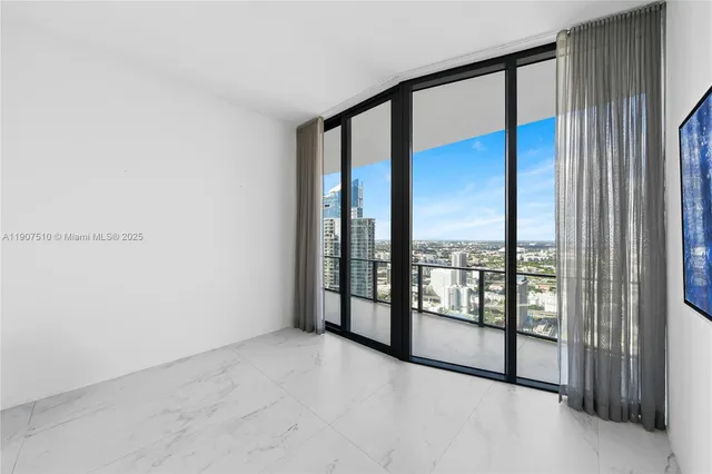 $7,495,000 | 1000 Biscayne Boulevard, Unit LPH 4901, Miami, FL 33132