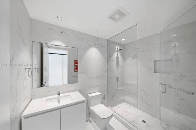 $7,495,000 | 1000 Biscayne Boulevard, Unit LPH 4901, Miami, FL 33132