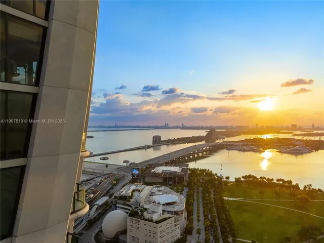 $7,495,000 | 1000 Biscayne Boulevard, Unit LPH 4901, Miami, FL 33132