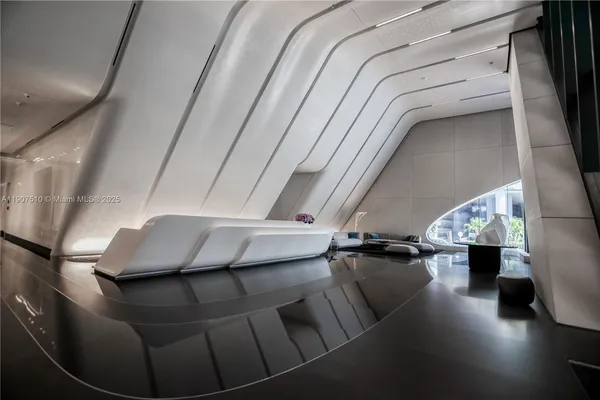 $7,495,000 | 1000 Biscayne Boulevard, Unit LPH 4901, Miami, FL 33132