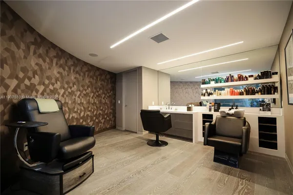 $7,495,000 | 1000 Biscayne Boulevard, Unit LPH 4901, Miami, FL 33132