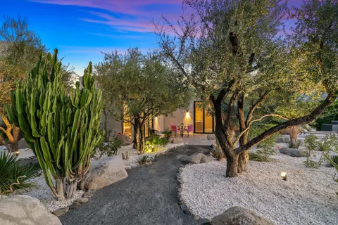 $3,100,000 | 427 North Avenida Caballeros, Palm Springs, CA 92262