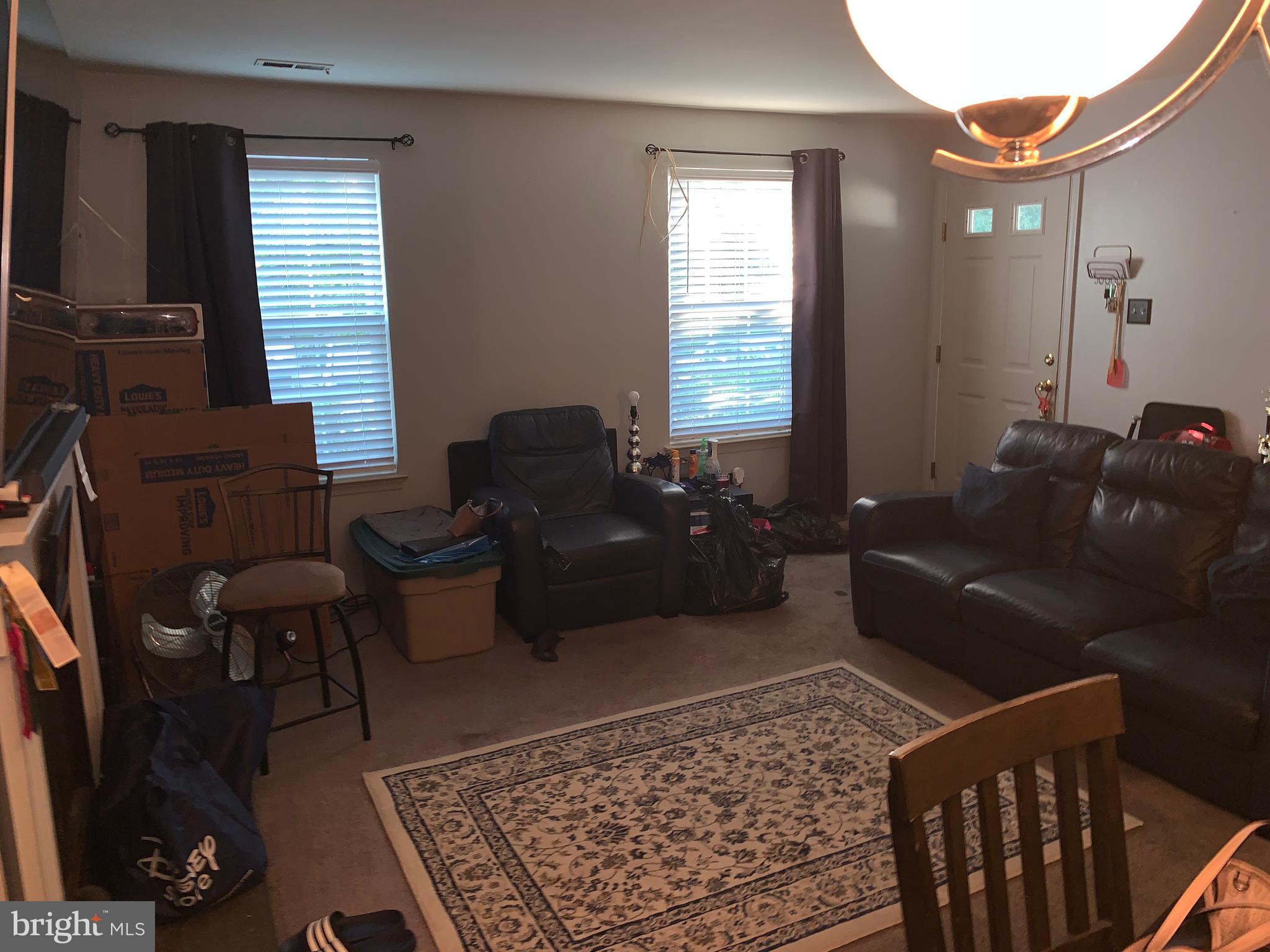 1608 Huntingdon Mews Clementon, NJ 08021 - Photo 4 of 12 Living Room