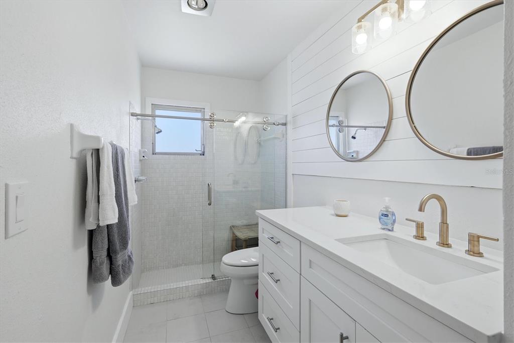 616 Lyons Lane Longboat Key, FL 34228 - Photo 25 of 47