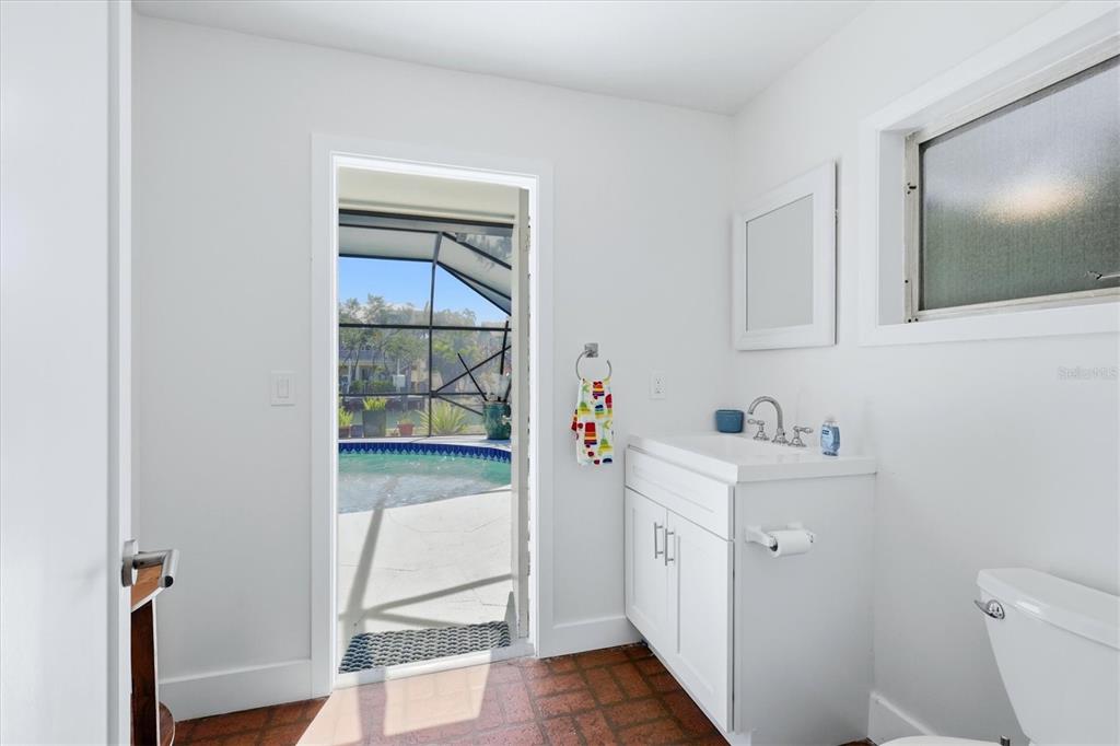 616 Lyons Lane Longboat Key, FL 34228 - Photo 31 of 47