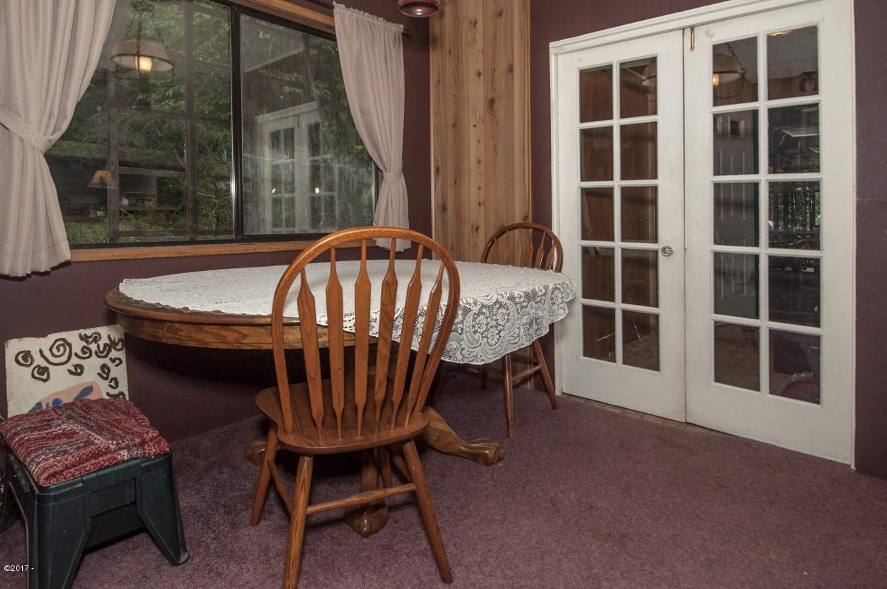 10950 Neskowin Road Neskowin, OR 97149 - Photo 8 of 23 Dining Area (1280x850)
