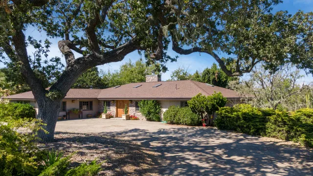 $2,700,000 | 2591 Deer Hill Lane, Solvang, CA 93463
