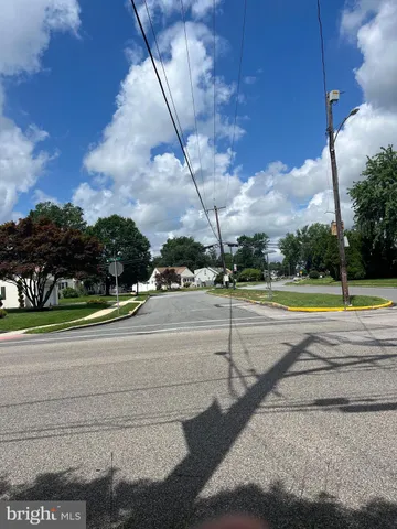 a view of a tennis court