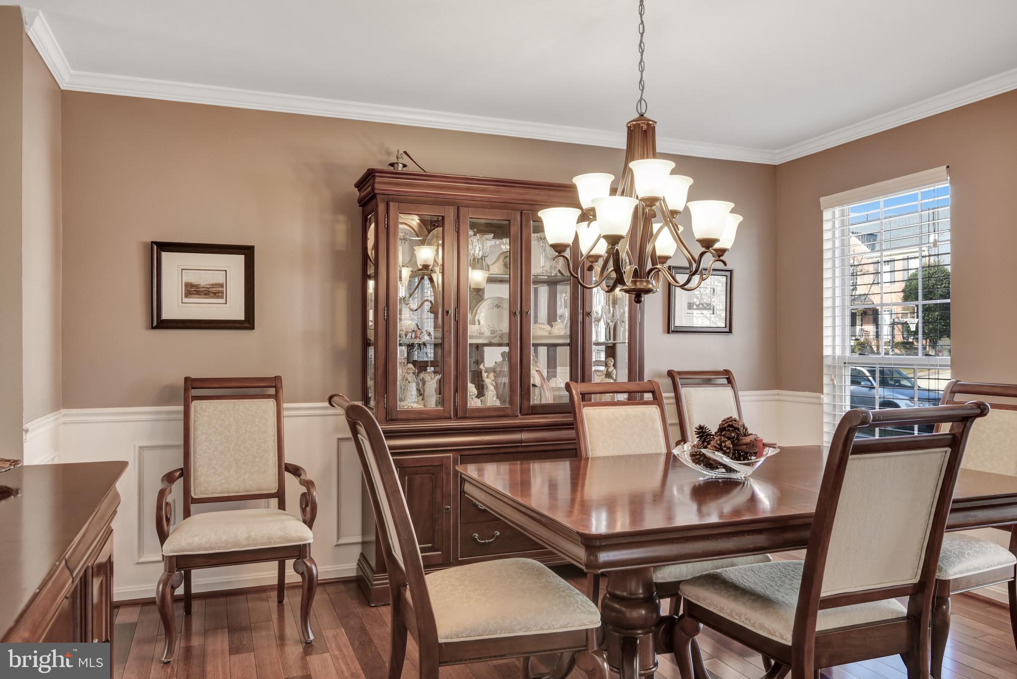 5944 Sandy Ridge Elkridge, MD 21075 - Photo 3 of 42 a dining room with furniture and window