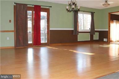 1307 Fillmore Road Fort Washington, MD 20744 - Photo 4 of 27 Living Room/ Dining room