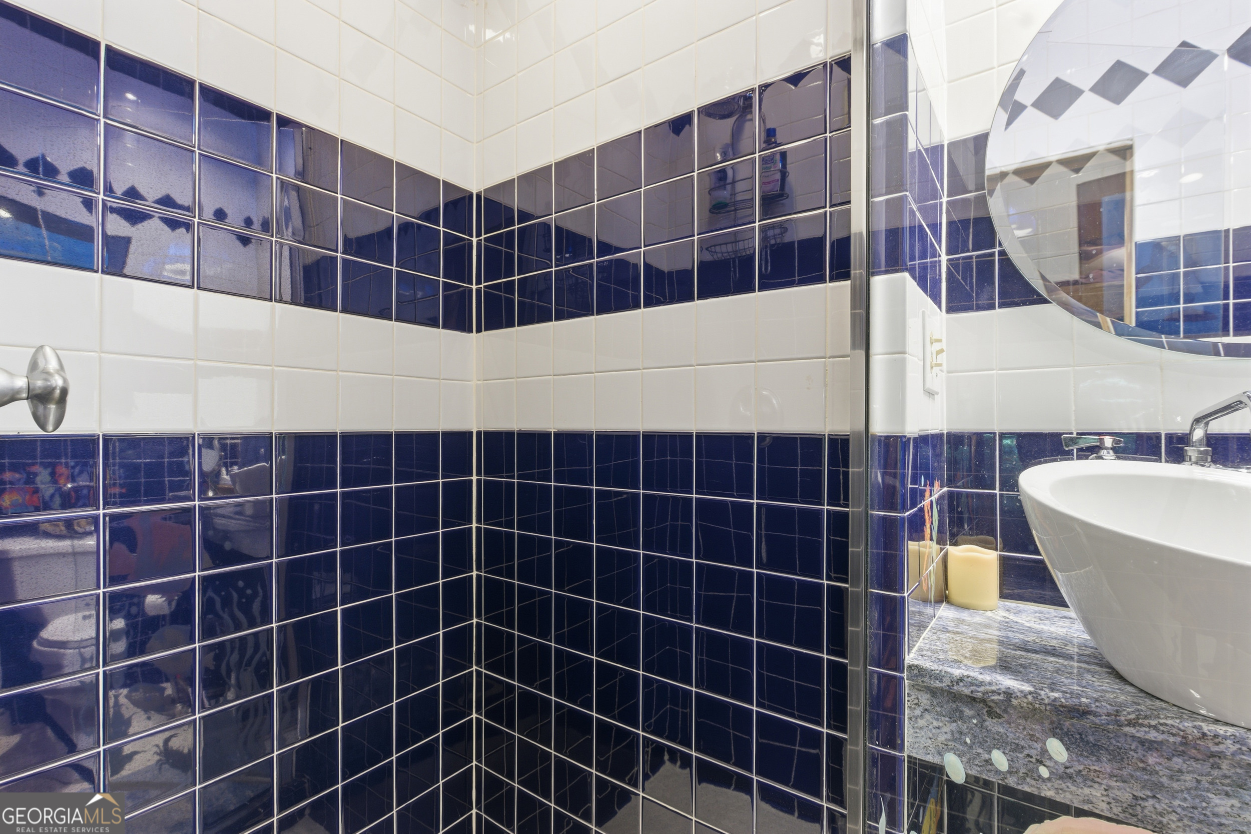 2965 Tate City Road Hayesville, NC 28904 - Photo 36 of 49 a bathroom with a bathtub