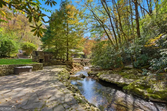 a view of a lake with houses