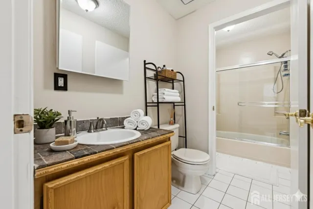 $359,000 | 20 Austin Court, Unit 7, Freehold, NJ 07728