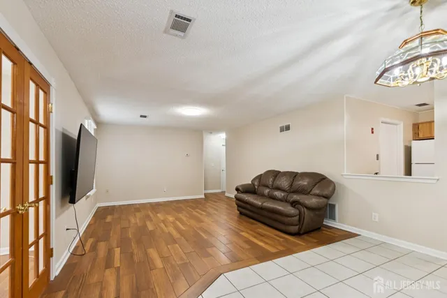 $359,000 | 20 Austin Court, Unit 7, Freehold, NJ 07728