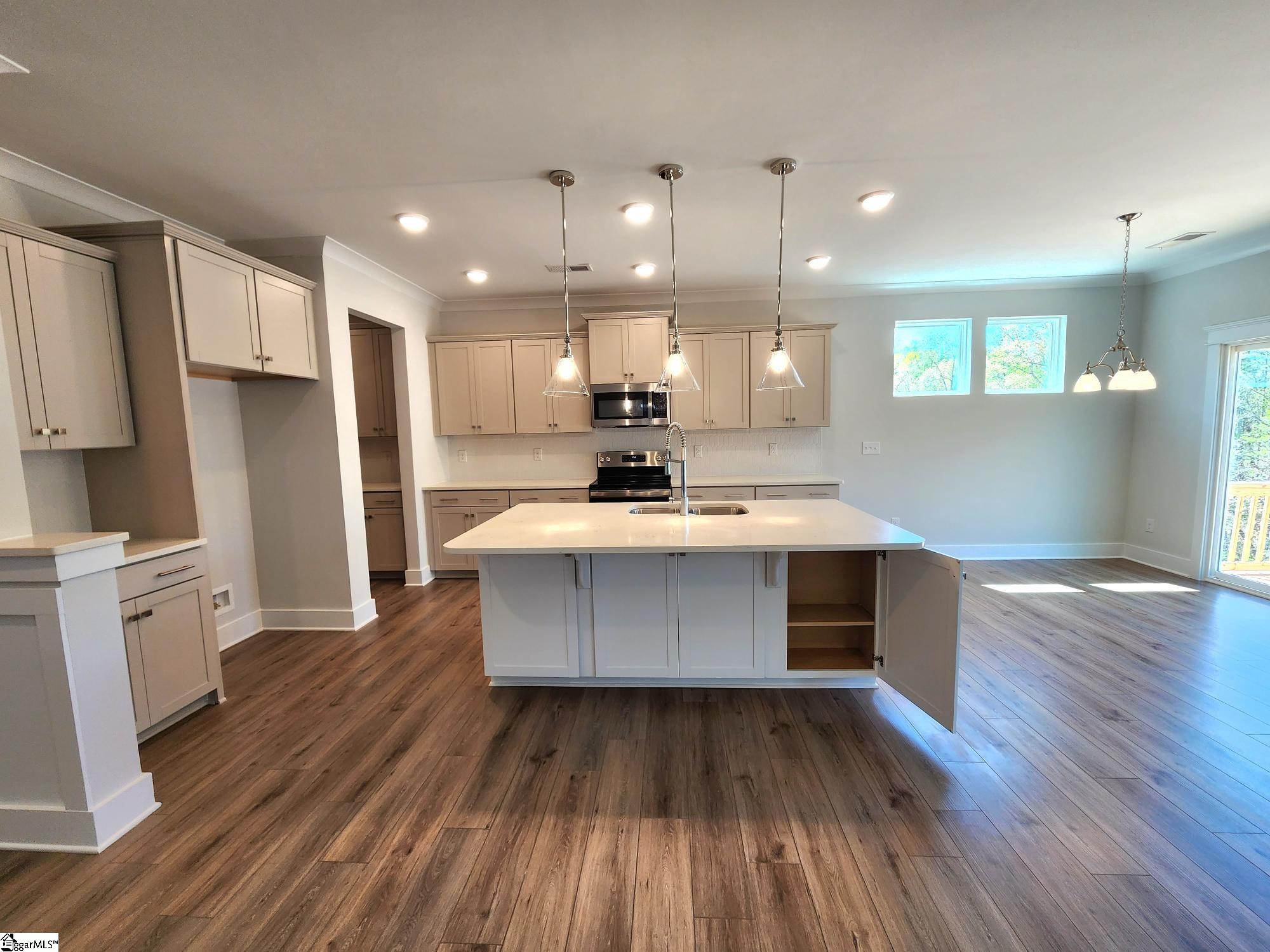 124 Jarrah Place Greenville, SC 29607 - Photo 5 of 34 Gallery Image 5
