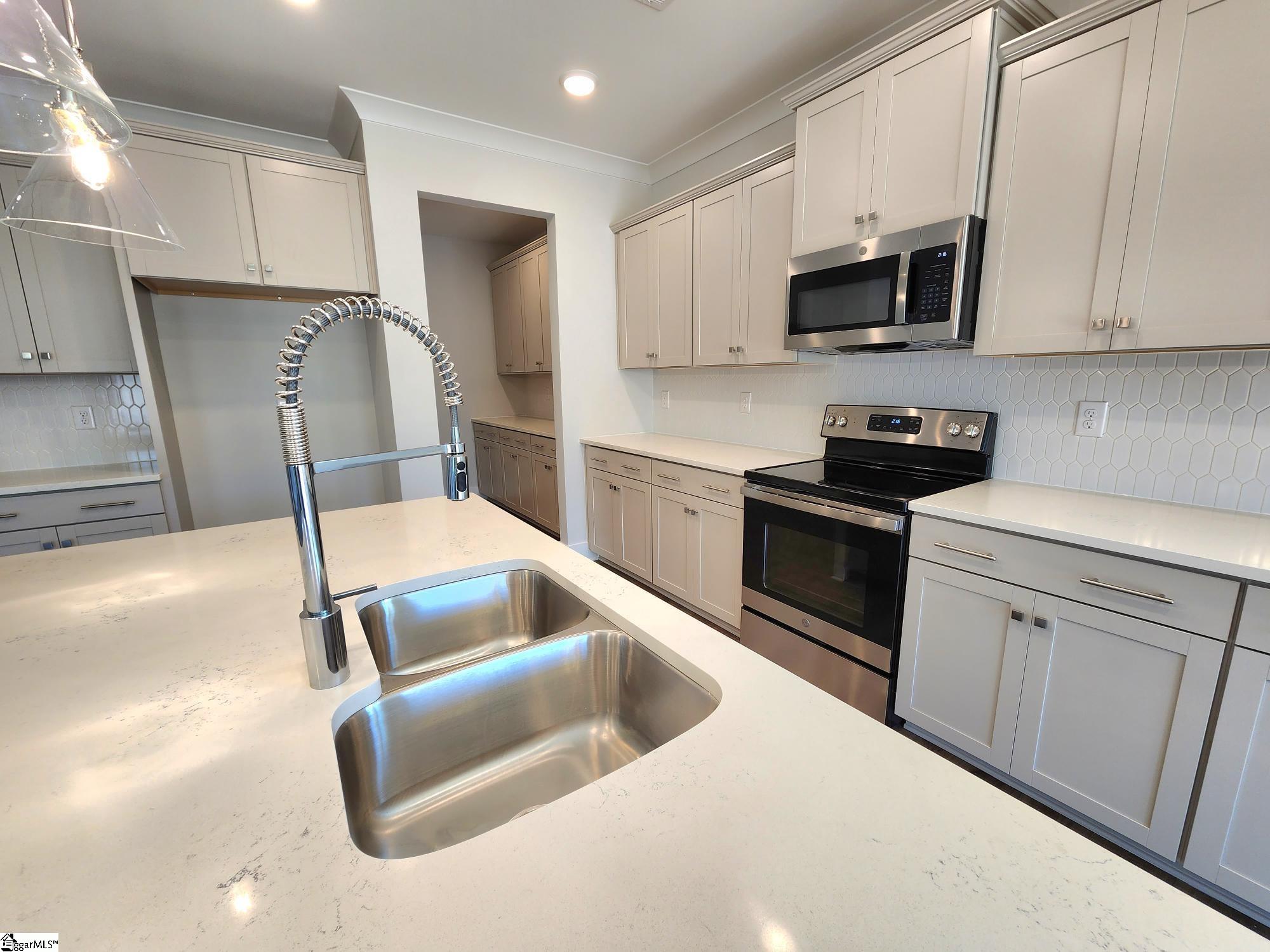 124 Jarrah Place Greenville, SC 29607 - Photo 8 of 34 Gallery Image 8