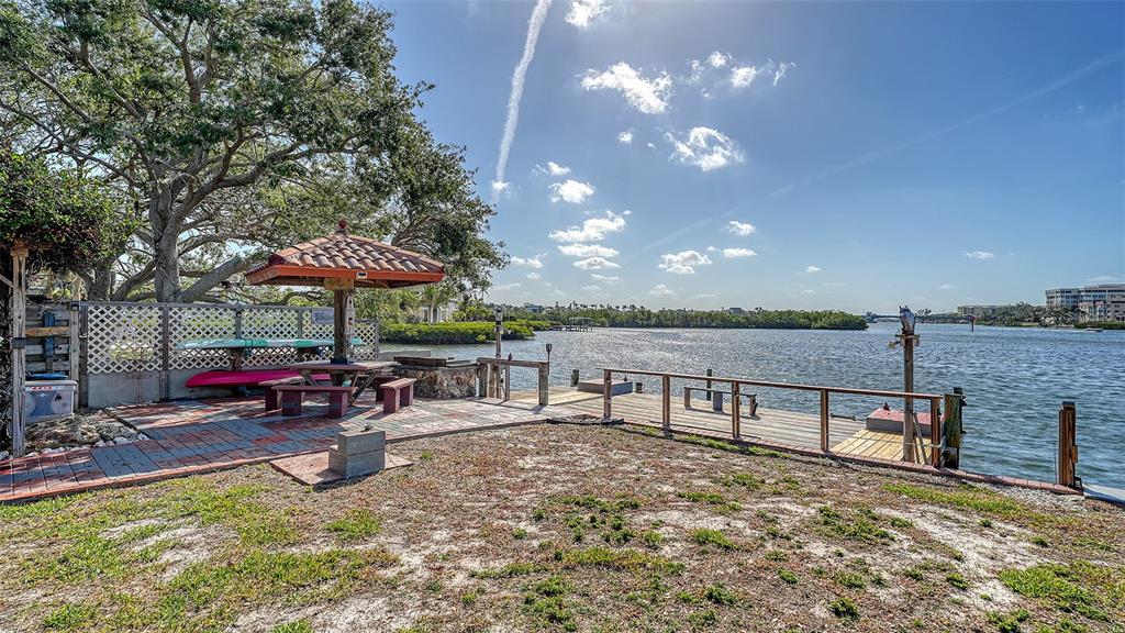 1444 Ridgewood Lane Sarasota, FL 34231 - Photo 33 of 53