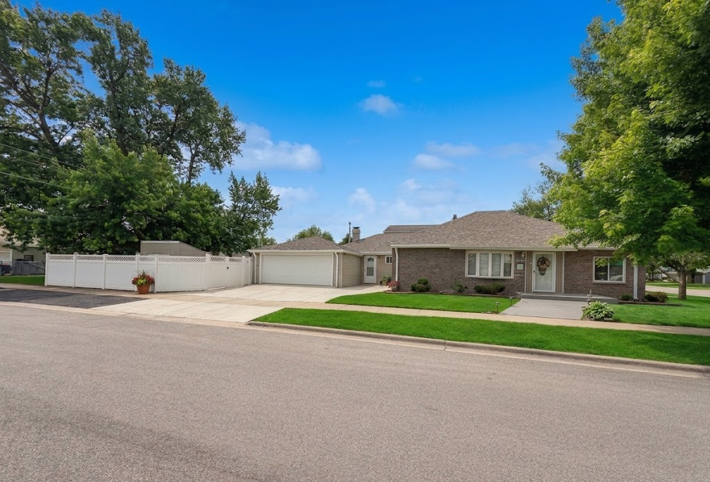 10801 Oak Avenue Chicago Ridge, IL 60415 - Photo 2 of 36 Gallery Image 2
