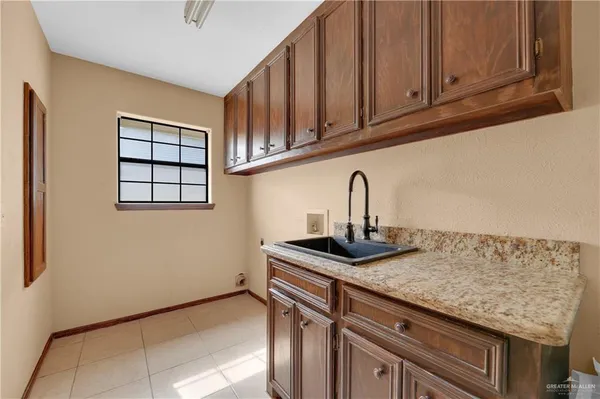 $2,500 | 6004 North Cynthia Street, McAllen, TX 78504