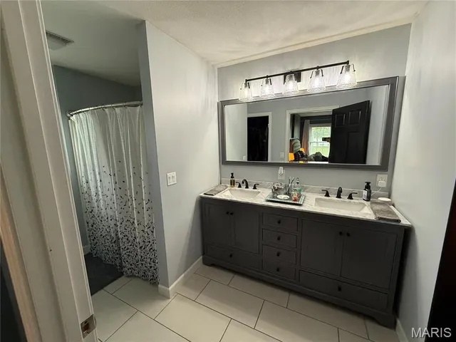 $294,900 | 113 East Wood Street, Shelbina, MO 63468