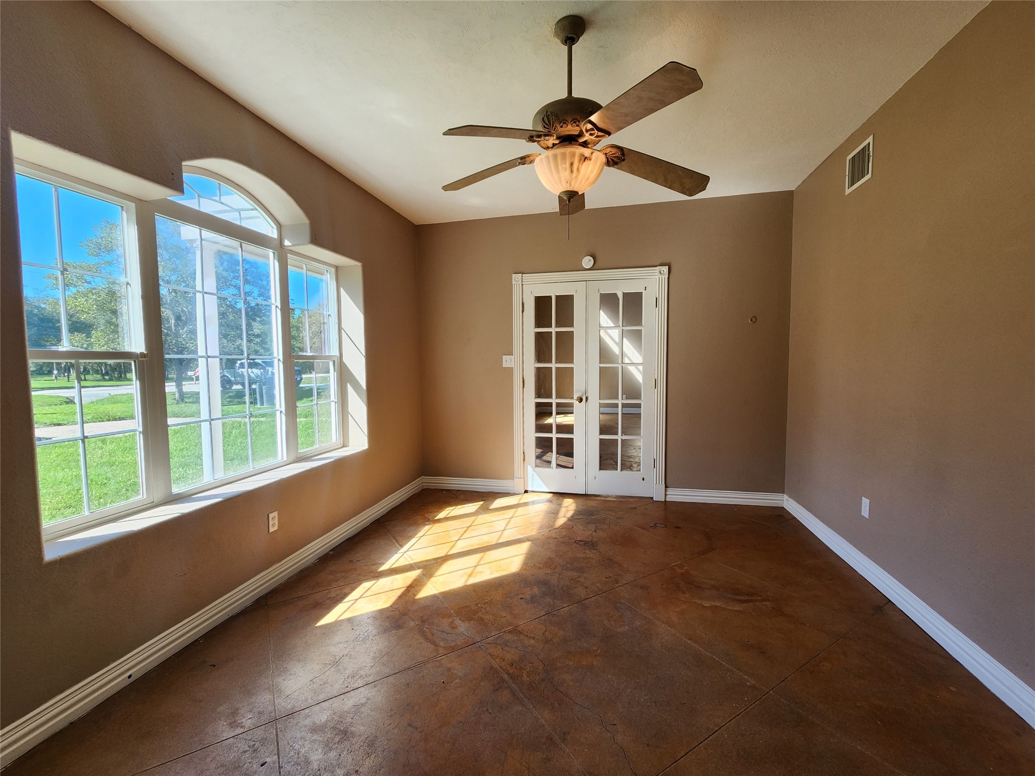 115 Oak Colony Drive Angleton, TX 77515 - Photo 6 of 45
