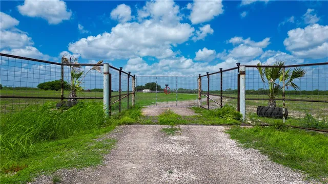 $698,900 | 0 Fm 673, Kenedy, TX 78119