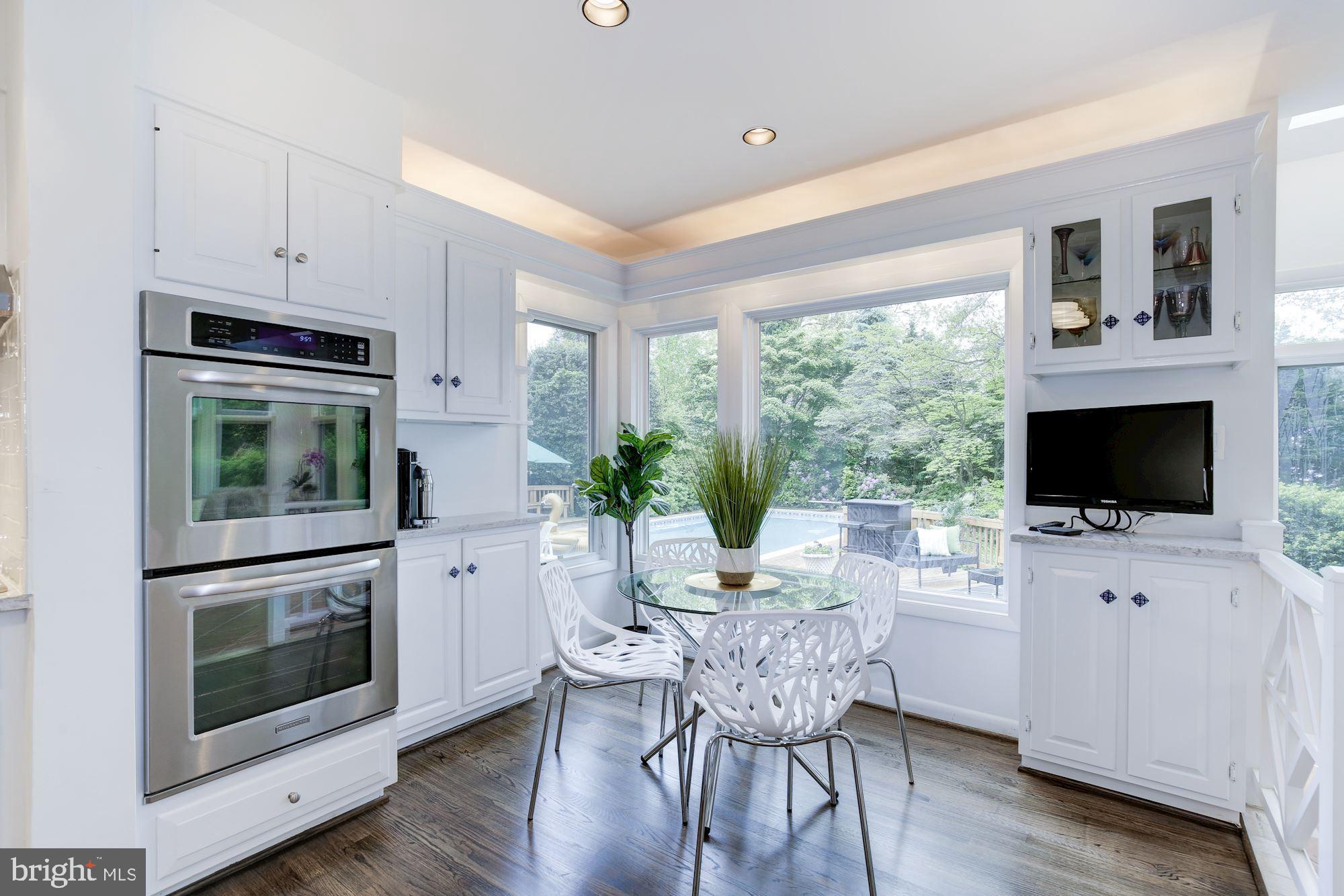 5508 Devon Road Bethesda, MD 20814 - Photo 8 of 41 Enjoy double s/s stoves and eat-in kitchen