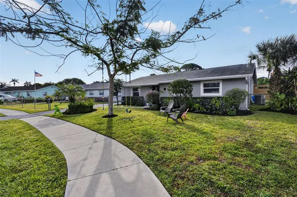 $599,000 | 219 East Whitney Drive, Jupiter, FL 33458