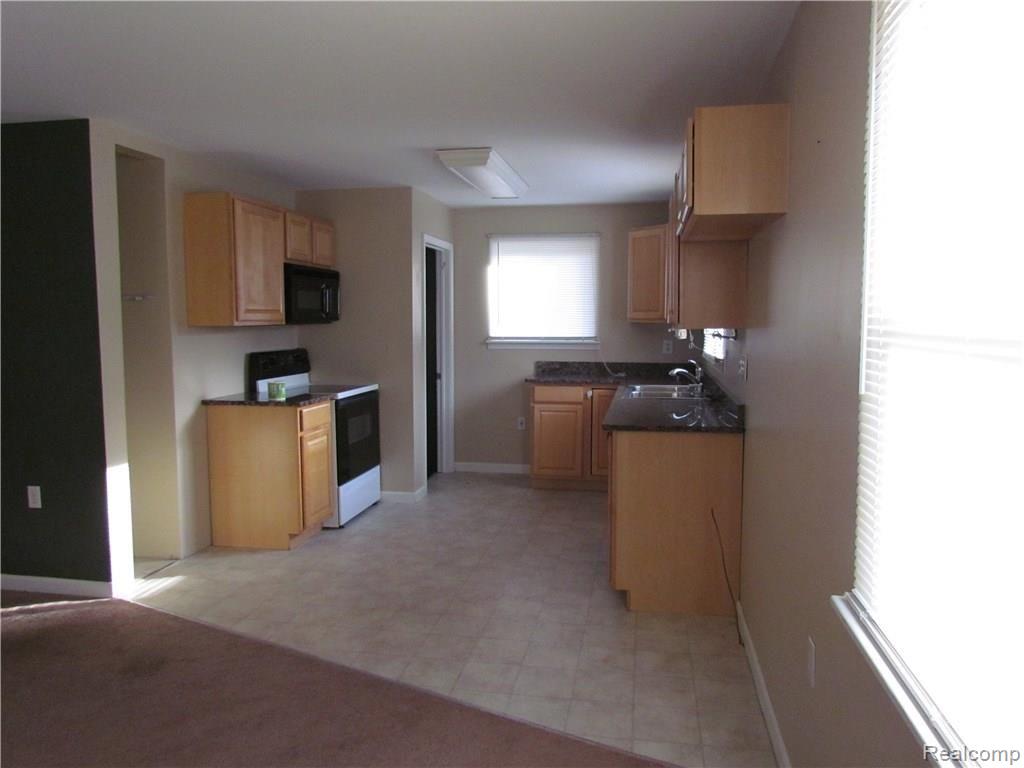 4212 Springfield Street Burton, MI 48509 - Photo 11 of 40 IMG_1733.JPG