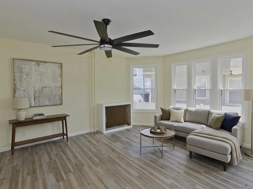 205 St James Avenue Springfield, MA 01109 - Photo 4 of 28