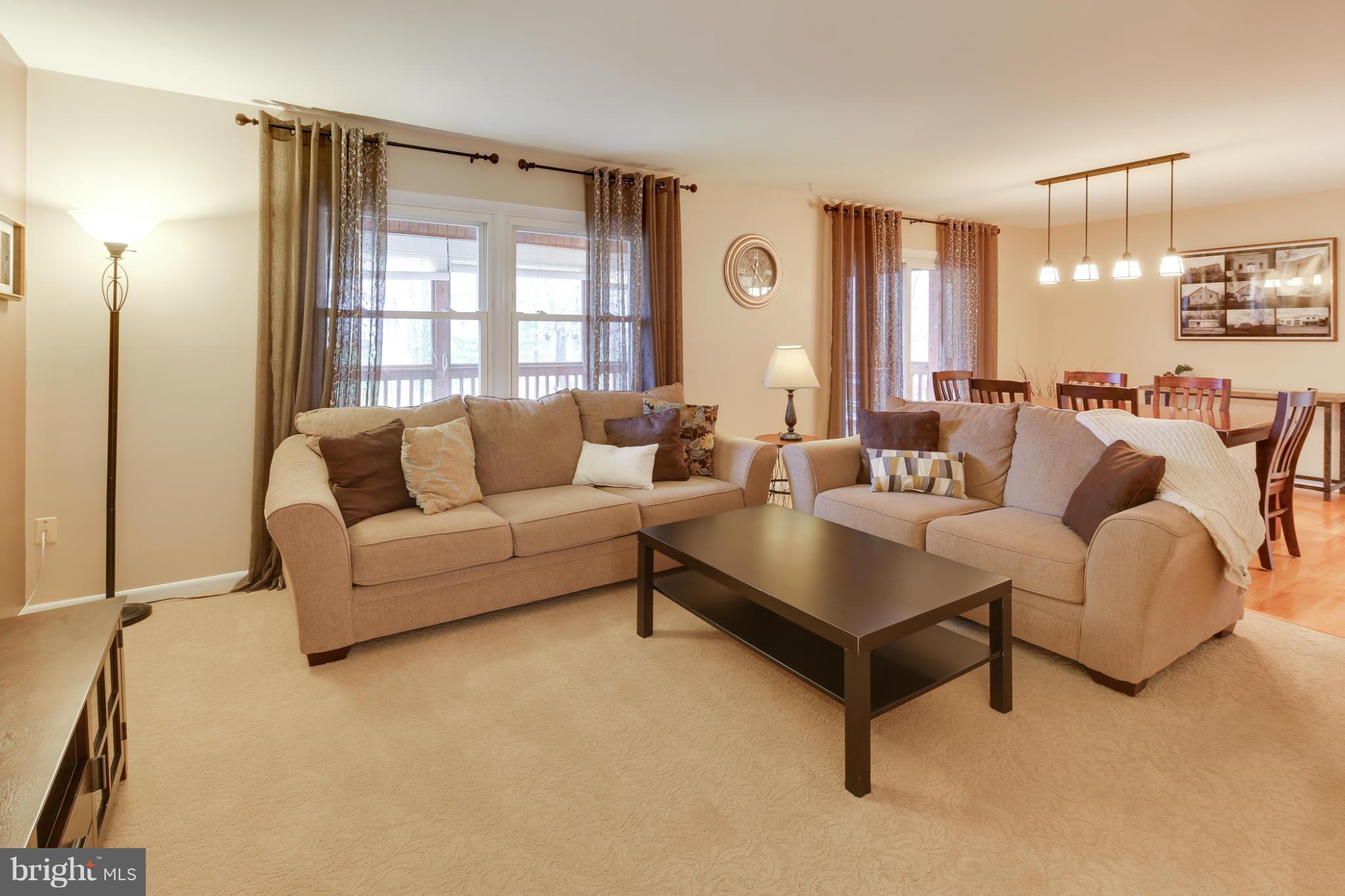 2842 Southview Road Ellicott City, MD 21042 - Photo 2 of 29 Living Room